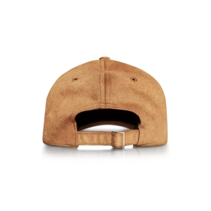 Casquette en daim avec écusson Casquette en daim avec écusson