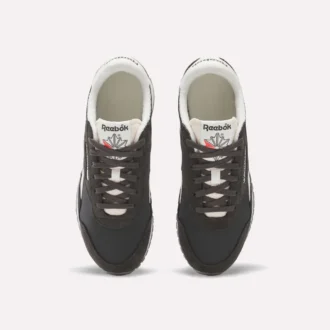 Chaussures Classic AZ pour femmes