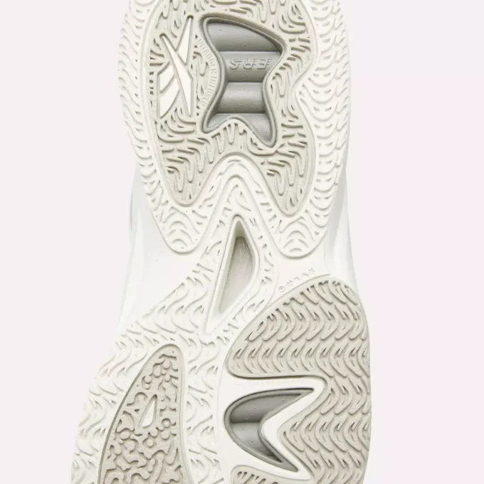 Chaussures de basket Angel Reese 1