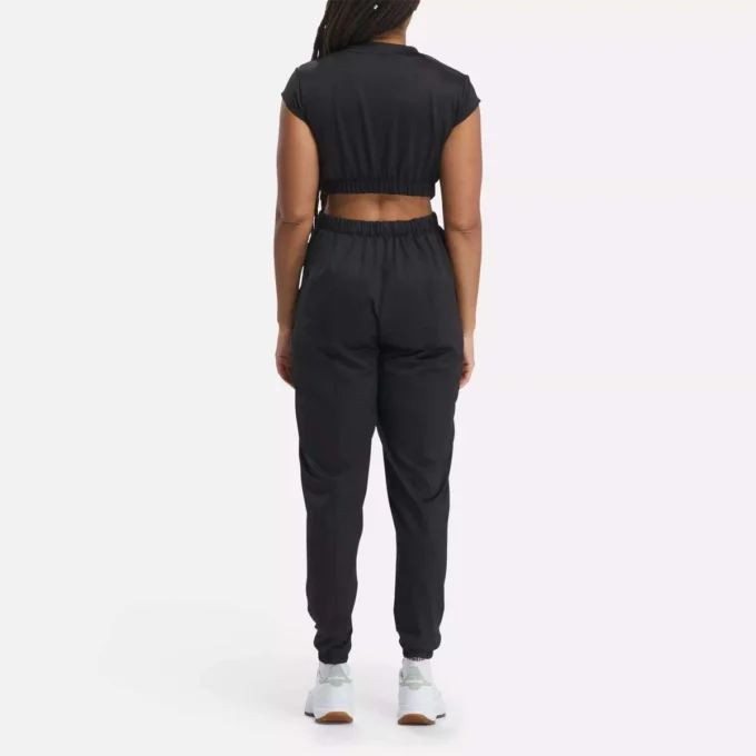 Combinaison classique pour femme