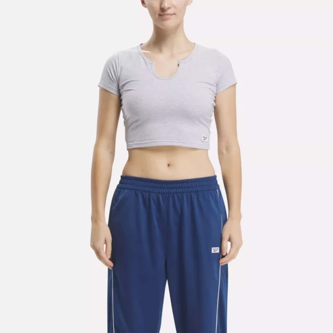 Haut court classique pour femme
