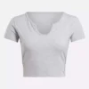 Haut court classique pour femme