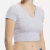 Haut court classique pour femme