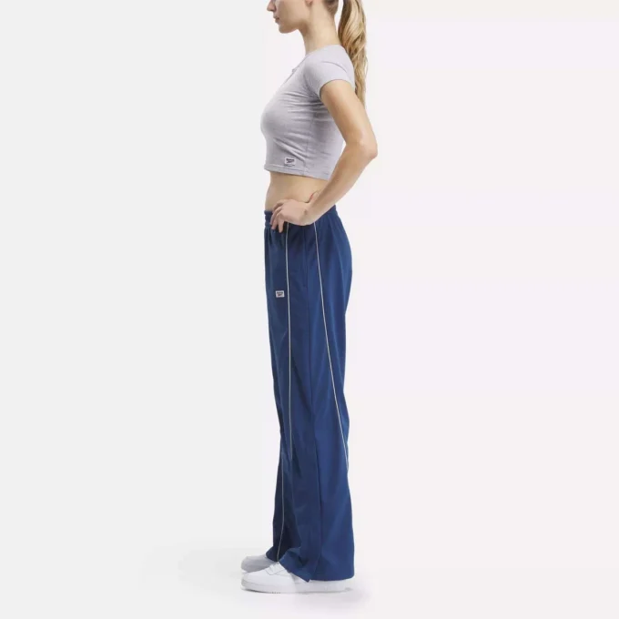 Haut court classique pour femme