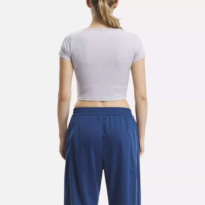Haut court classique pour femme