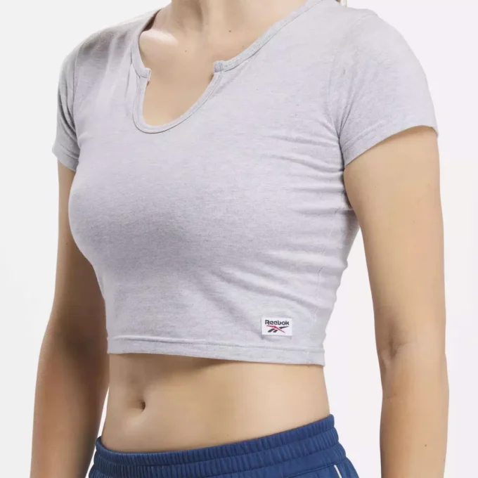 Haut court classique pour femme