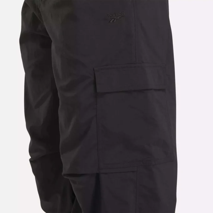 Pantalon cargo indispensable pour la garde-robe féminine