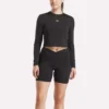 T-shirt court à manches longues slim fit pour femme