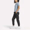 T-shirt à manches courtes et col rond avec grand logo pour femme
