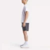T-shirt à manches courtes et col rond pour homme avec petit logo